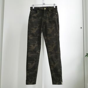 *Sold* Women Mid Rise Fall Skinny Jeans Camouflage Size 26 Olive Green NWOT